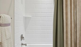 4 WHITE FIELD Ct, Ambler, PA 19002