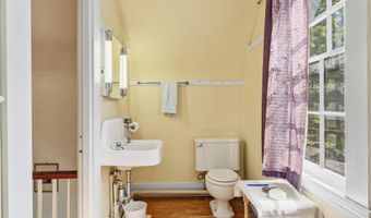 28 Chapel St, Augusta, ME 04330