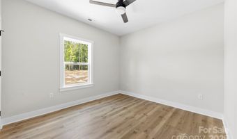 105 Darvee Rd, Blacksburg, SC 29702
