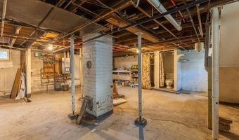 28 Mountainview Ave, Bangor, ME 04401