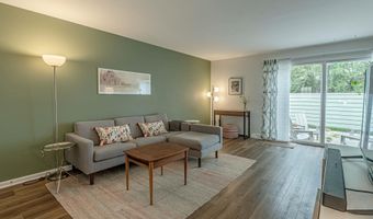 32 Whitcomb Cir, Madison, WI 53711