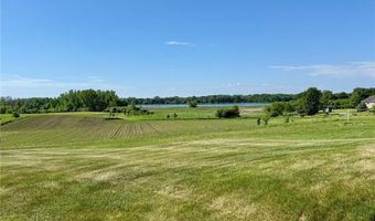 1798 Tiger Ridge Dr, Albert Lea, MN 56007