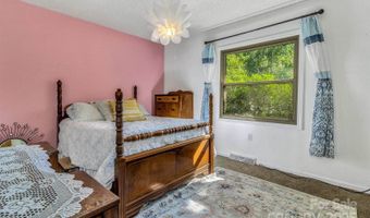 5 Fairway Dr, Arden, NC 28704