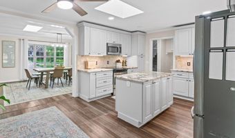702 Dewoody Dr, Bentonville, AR 72712