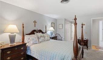 115 Pine Glen Dr, East Greenwich, RI 02818