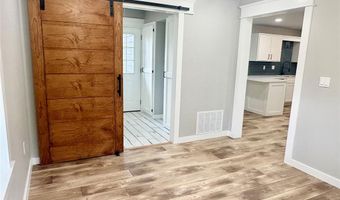 905 Hickory St, Altus, OK 73521