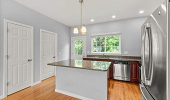 3 Riverview Ct 3, Brookfield, CT 06804