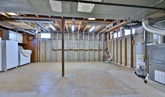 231 N Flora Pkwy, Addison, IL 60101