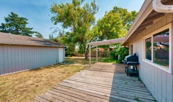 388 TANBARK Rd, Brookings, OR 97415