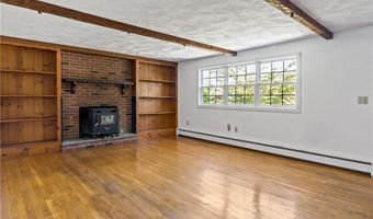 36 Roosevelt Dr, Bristol, RI 02809