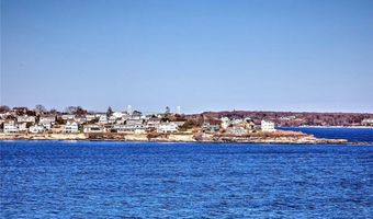 727 Boston Neck Rd, Narragansett, RI 02882