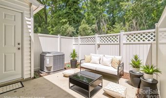 1215 Green Oaks Ln H, Charlotte, NC 28205