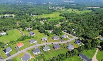 15 Fieldstone Dr, Augusta, ME 04330