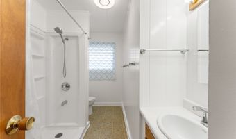 2915 Koali Rd C, Honolulu, HI 96826