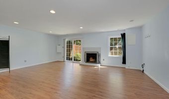 5940 BERKSHIRE Ct, Alexandria, VA 22303