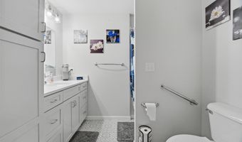10 GREEN BAY Ct 205, Appleton, WI 54911
