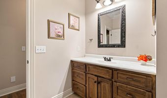 584 Southgate Dr, Camden, SC 29020
