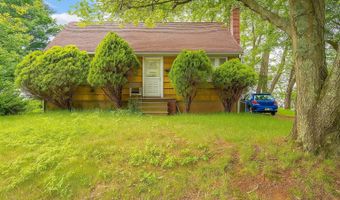 32 Lake Blvd, Aberdeen, NJ 07747