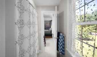 2 Scenic Ridge Ct, Coventry, RI 02816