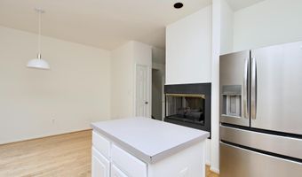 5236 BALLYCASTLE Cir, Alexandria, VA 22315
