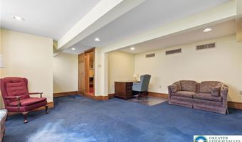 1702 W Walnut St, Allentown, PA 18104