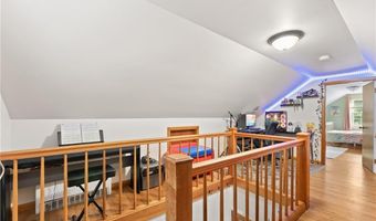 1472 Wampanoag Trl, East Providence, RI 02915