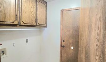 808 Cambridge Dr, Altus, OK 73521