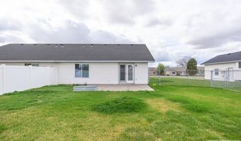 2851 E Chasewood Dr, Ammon, ID 83406