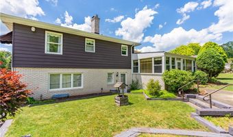 4741 Laburnum Dr, Akron, OH 44319