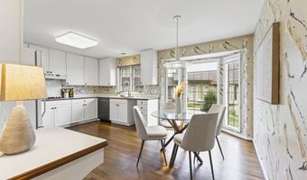 2766 Maitland Dr, Ann Arbor, MI 48105