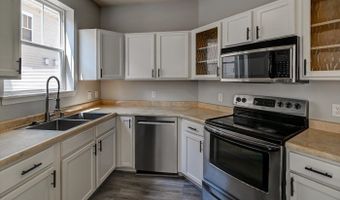 62 S Gardens Way, Fitchburg, WI 53711