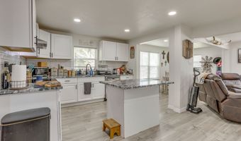 109 W Purdom Ave, Alvarado, TX 76009