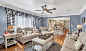 12 E Gate Dr, Alloway, NJ 07418