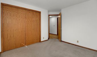5689 D St, Springfield, OR 97478