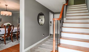 320 Spruce St, Cheshire, CT 06410
