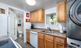 5 Arbutus Rd, Asheville, NC 28805