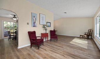 621 Van Oaks Dr, Amherst, OH 44001