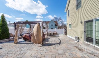 75 White St, Andover, NJ 07801