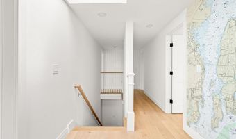 7 Wellington Ave, Newport, RI 02840