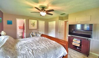 902 CRESTVIEW Dr, Auburndale, FL 33823