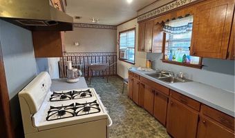 8810 Green Point Dr, Altus, AR 72821