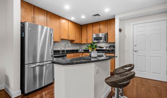 1111 ORONOCO St 326, Alexandria, VA 22314