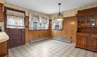 321 Beckwith St, Cranston, RI 02910