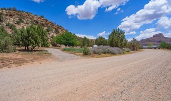 944 W Foothill Dr, Apple Valley, UT 84737