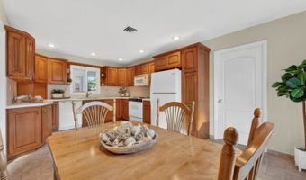 117 Idolstone Ln, Aberdeen Twp., NJ 07747
