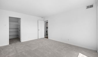 5340 HOLMES RUN Pkwy 1102, Alexandria, VA 22304