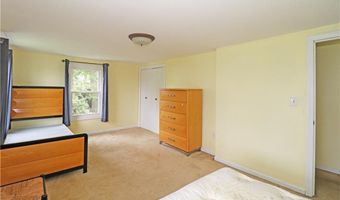 23 Sherman Ln, Middletown, RI 02842