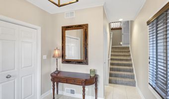 1415 W Hawthorne St, Arlington Heights, IL 60005