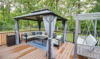 9024 Oakridge Dr, Alton, IL 62002