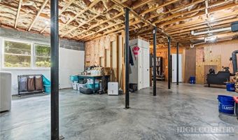 100 Summersweet Dr, Banner Elk, NC 28604
